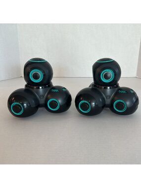 Wonder Workshop Cue the CleverBot Coding Robot Model QU01 Set Of Two Tested